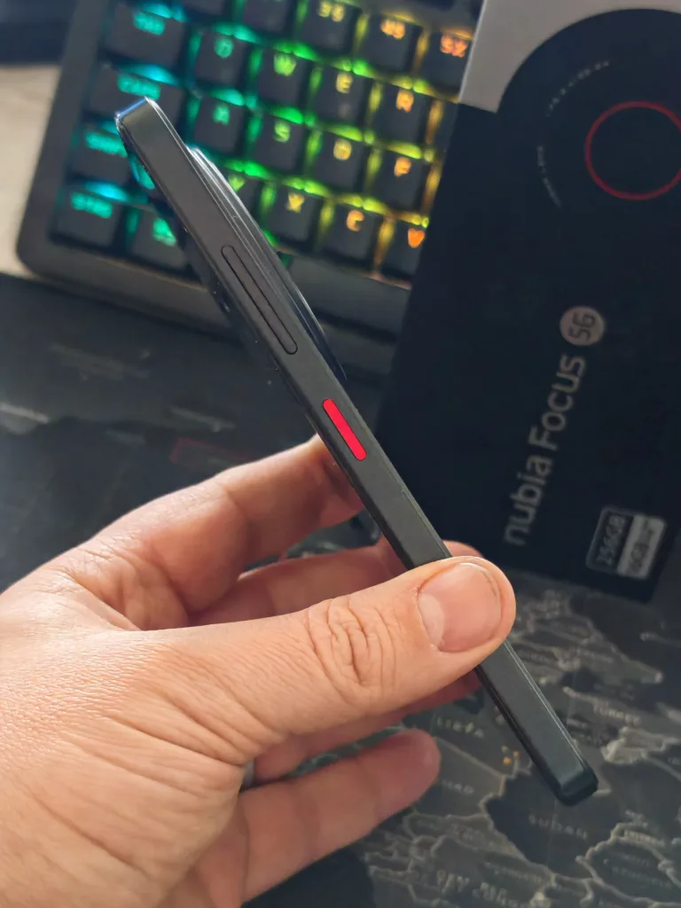 Nubia Focus 5G - Bedienelemente Rechte Seite