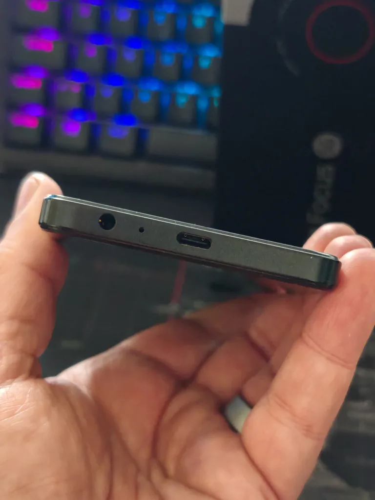 Nubia Focus 5G - Draufsicht unten