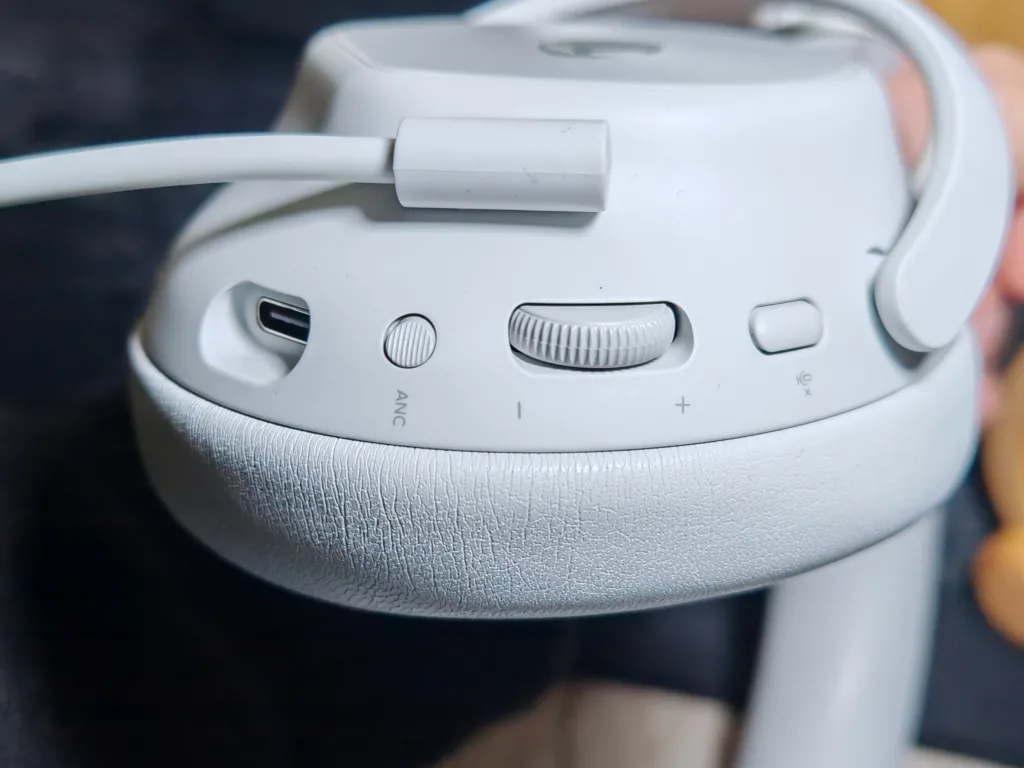 Alienware Pro Wireless Gaming Headset - Anschlüsse und Bedienung 1