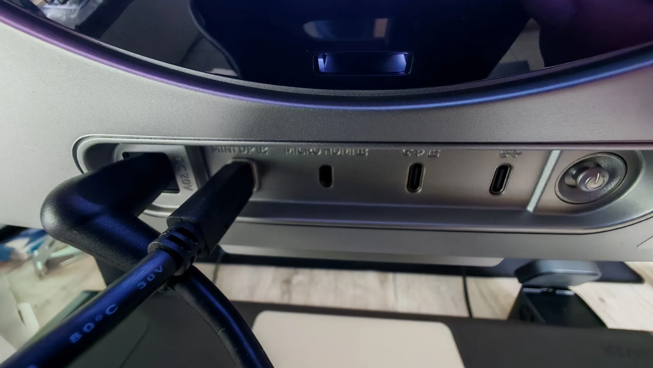 Samsung Odyssey OLED G8 34 - Anschlussmöglichkeiten