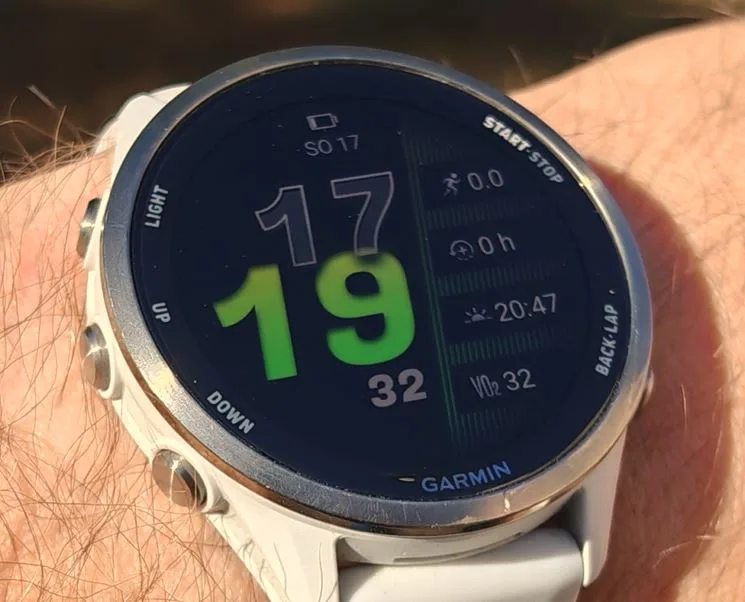 Garmin Forerunner 970 - Display - starke Farben und Saphirglas