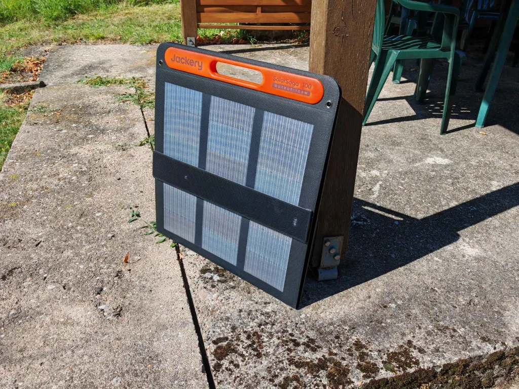 Jackery Explorer 300 Plus - Zusammengeklappt