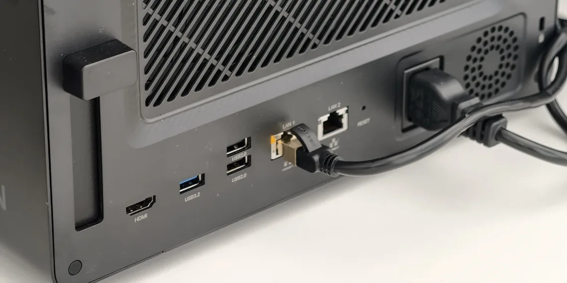 Ugreen IDX6011 AI NAS